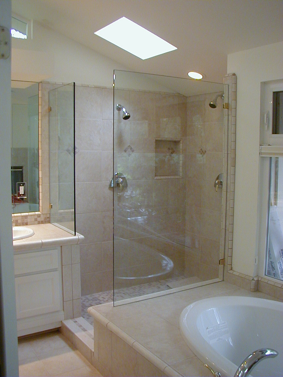 Shower & Tub Shields – Accent Shower Door